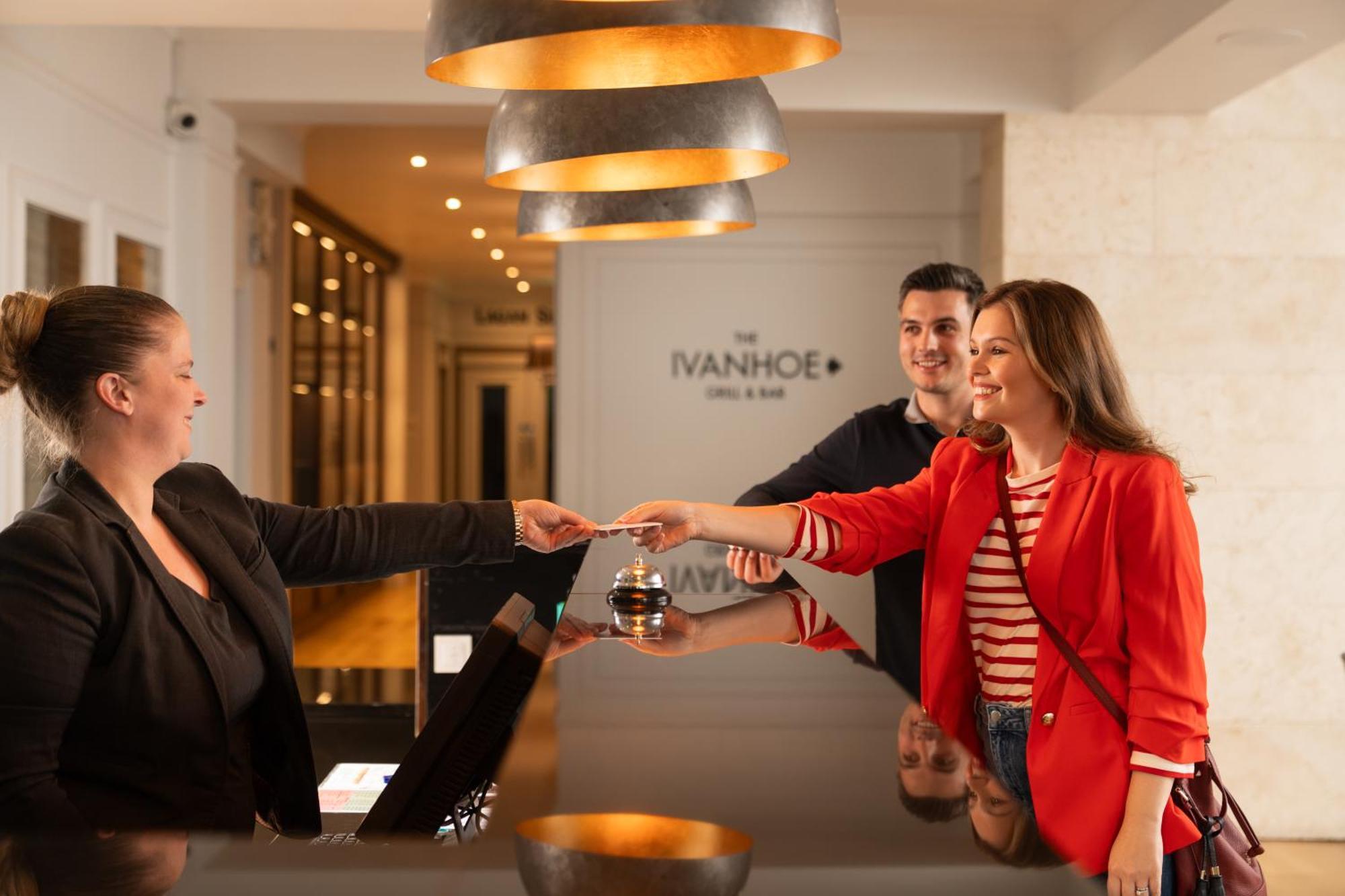 Ivanhoe Inn And Hotel Belfast Extérieur photo