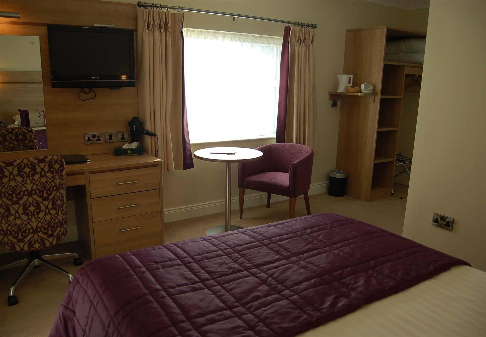 Ivanhoe Inn And Hotel Belfast Extérieur photo